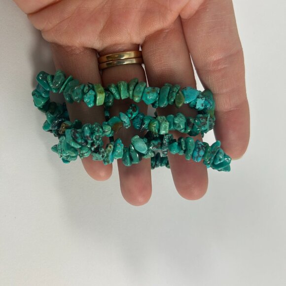 Chippy Green Bracelet Faux Turquoise 3 Strand Stretch Boho Layering - Picture 2 of 6